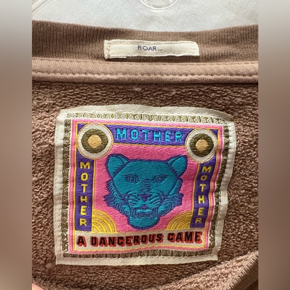 Mother Roar Brown Long Sleeve Shirt with Panther Graphic size S - Picture 2 of 11